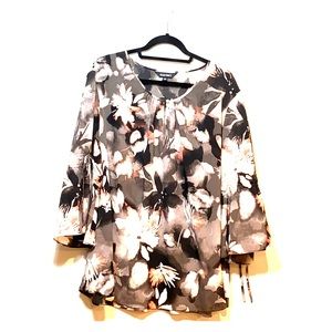 Ellen Tracy Floral Trumpet Sleeve Blouse Plus 3x
